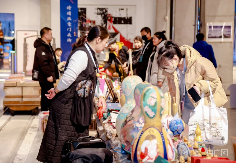 九游娛樂：第四屆中國短大會開幕發(fā)布2023短藍皮書(圖5)
