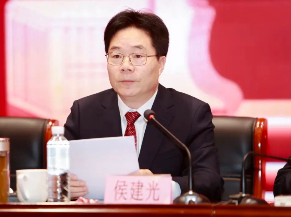 仰韶酒業(yè)集團(tuán)2025誓師大會(huì)暨雙先表彰會(huì)召開(圖2)