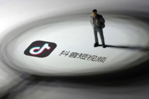 抖音教程視頻教程合成2019：拍抖音視頻應(yīng)該配什(圖1)